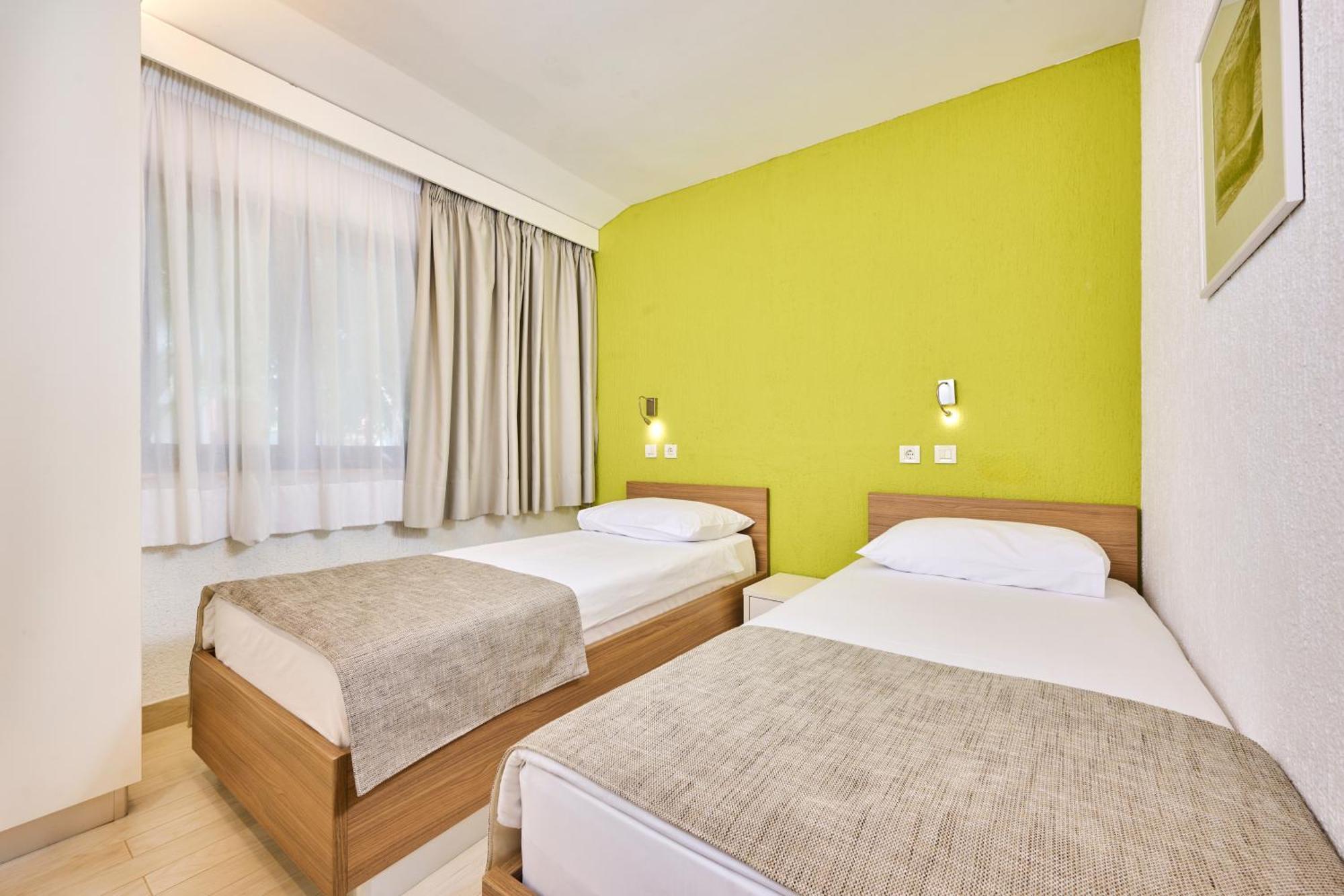 Apartments Galijot Plava Laguna بوريتش المظهر الخارجي الصورة